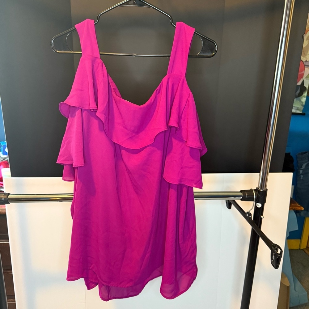 Catherines: Magenta Off-Shoulder Ruffle Top size 26 - Picture 6 of 7